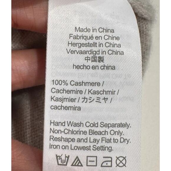 J Crew 100% Cashmere Relaxed V Neck Sweater Women’s Size Small Style# BA394 - Picture 5 of 6